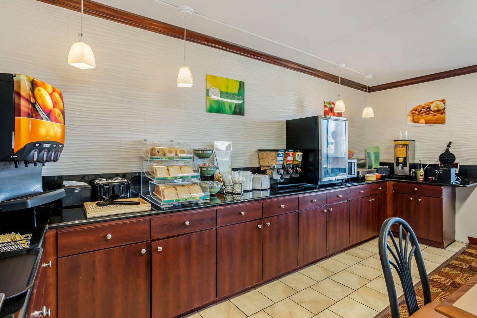 Quality Inn Enola - Harrisburg Zewnętrze zdjęcie