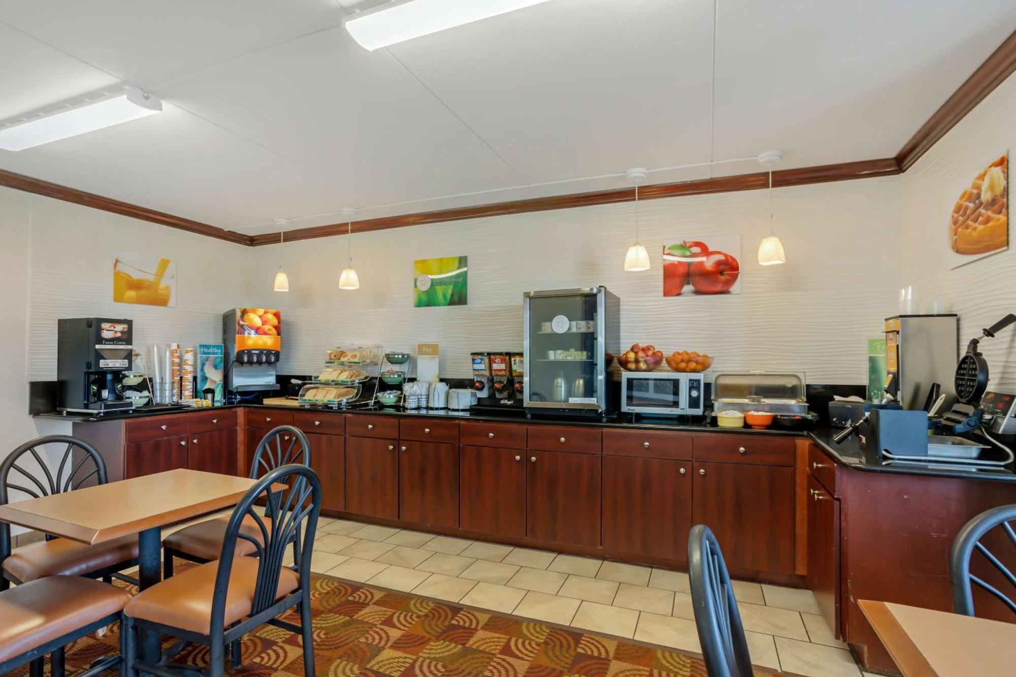 Quality Inn Enola - Harrisburg Zewnętrze zdjęcie